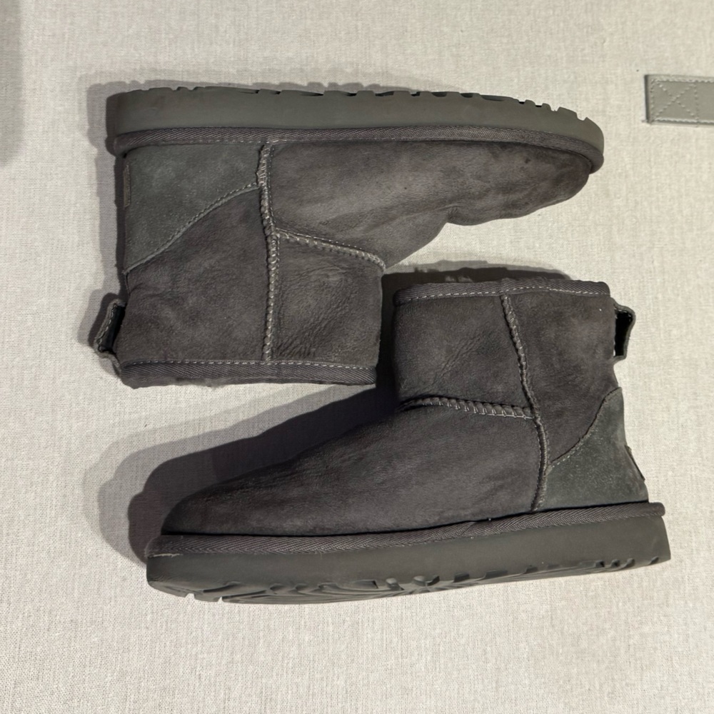 UGG short boot